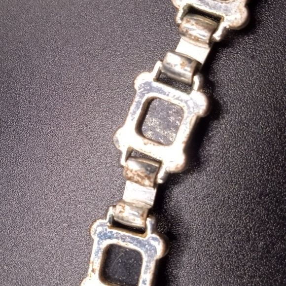 VINTAGE CAROLINA HERRARA NECKLACE - Picture 9 of 9